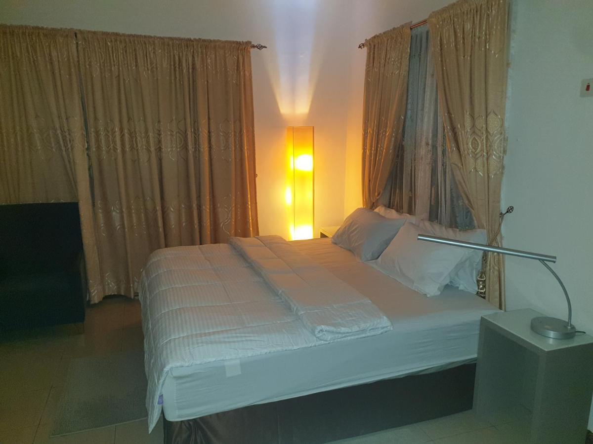 Fresh Air Lodge Sakumono Екстер'єр фото