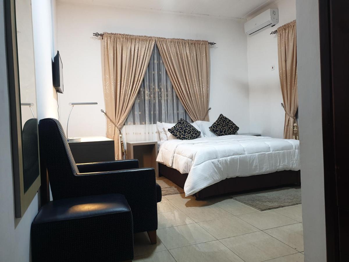 Fresh Air Lodge Sakumono Екстер'єр фото