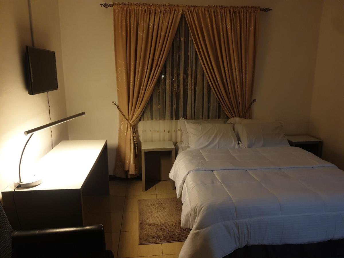 Fresh Air Lodge Sakumono Екстер'єр фото